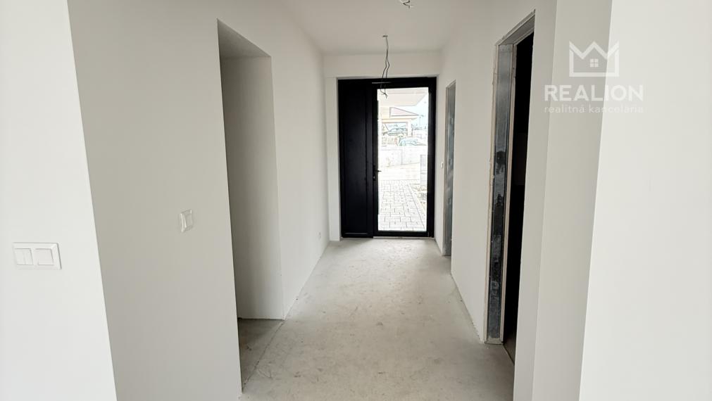 PREDAJ: Výnimočný smart holodom 217 m2 na Kačici, Banská Bystrica