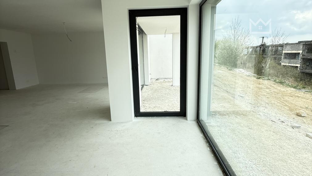PREDAJ: Výnimočný smart holodom 217 m2 na Kačici, Banská Bystrica