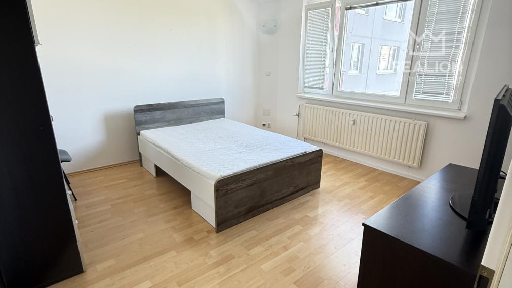 PREDAJ: šikovný 3i byt s loggiou Markova, Petržalka