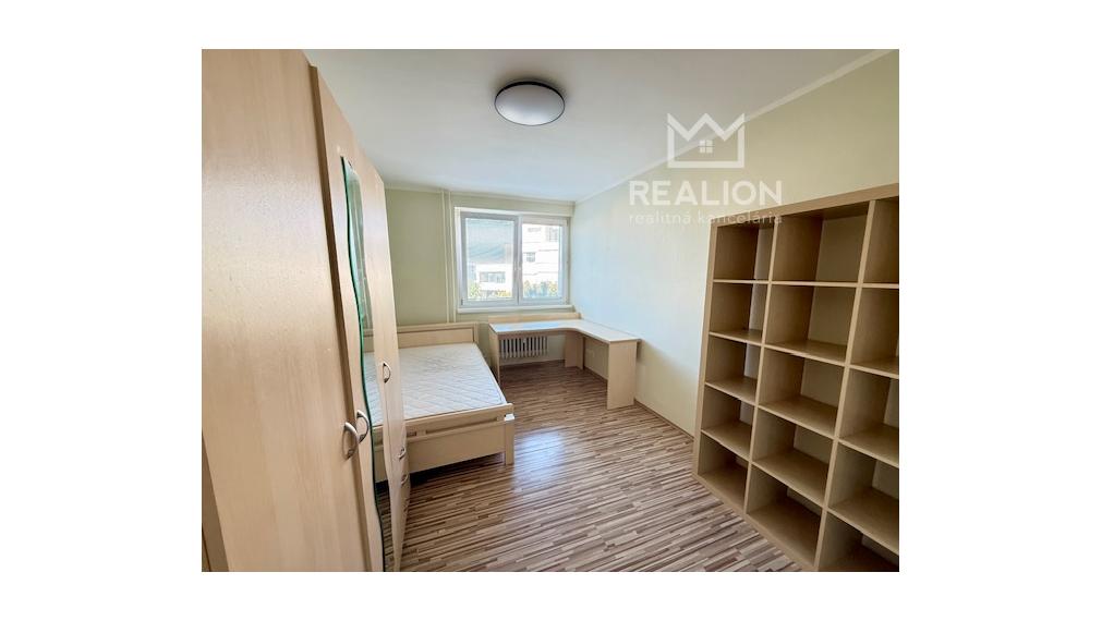 NÁJOM: priestranný 4i byt 110 m2 s loggiou,  Martinengova, Staré Mesto