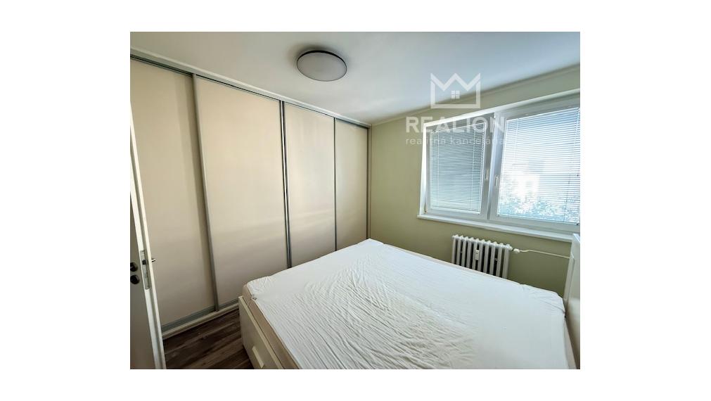 NÁJOM: priestranný 4i byt 110 m2 s loggiou,  Martinengova, Staré Mesto