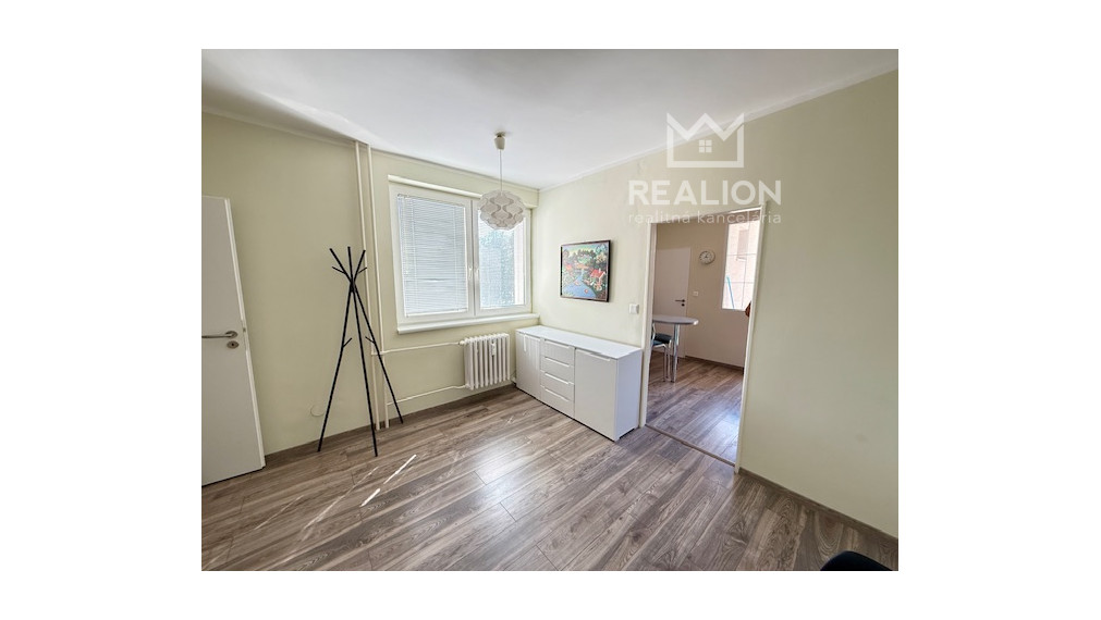 NÁJOM: priestranný 4i byt 110 m2 s loggiou,  Martinengova, Staré Mesto