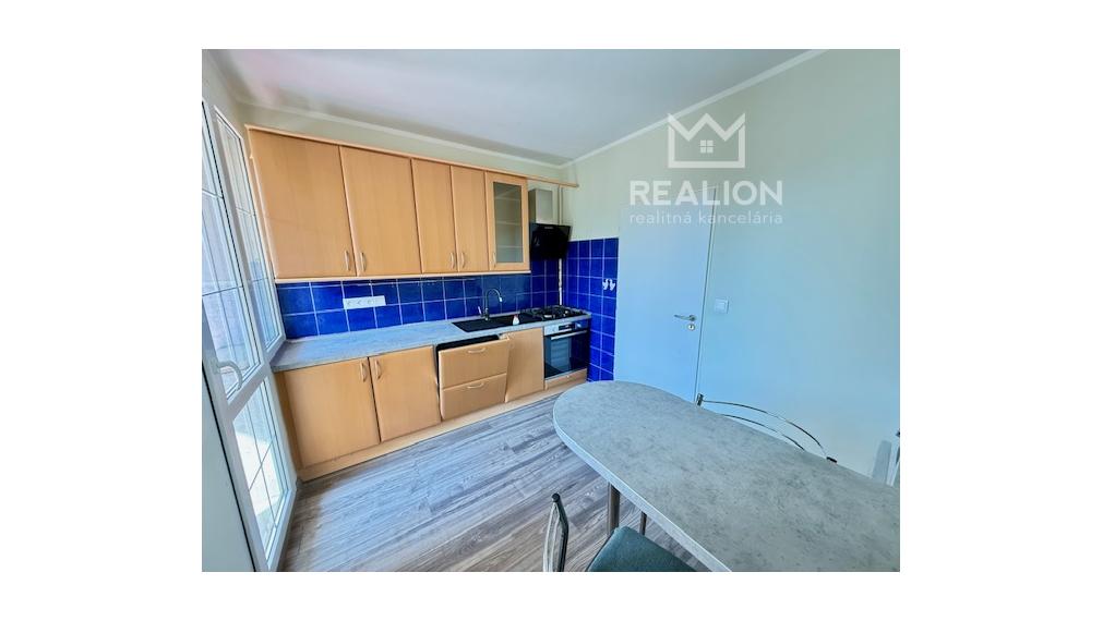 NÁJOM: priestranný 4i byt 110 m2 s loggiou,  Martinengova, Staré Mesto