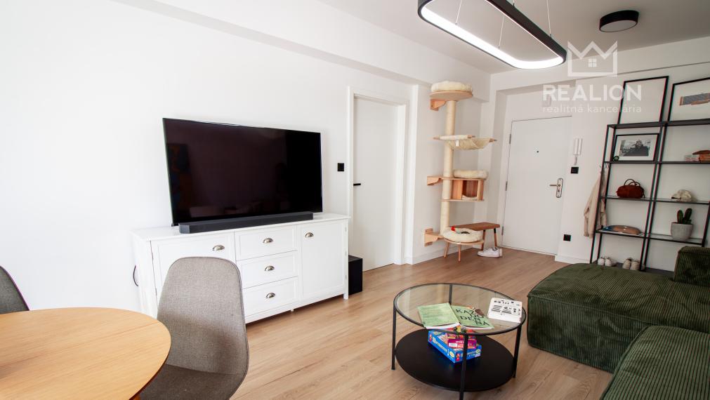 PREDAJ: štýlový mestský 2i byt 65,80 m2 Krížna, Staré mesto