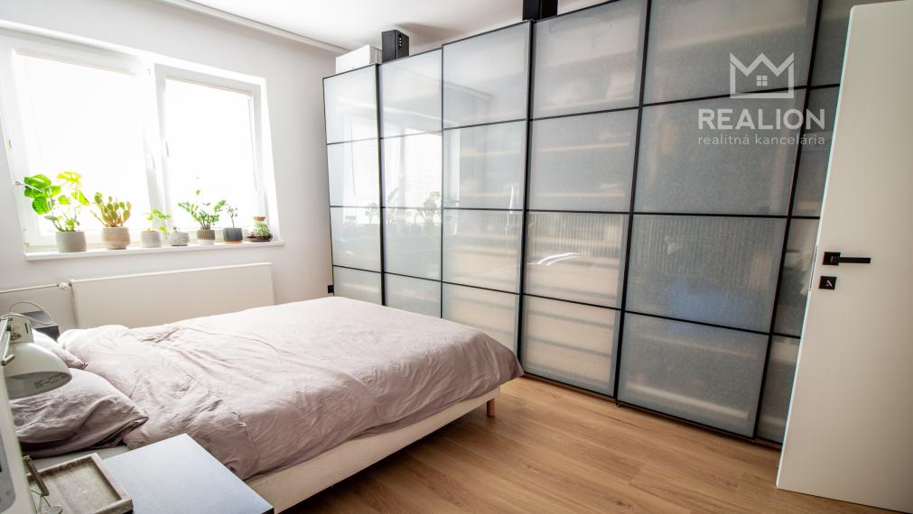 PREDAJ: štýlový mestský 2i byt 65,80 m2 Krížna, Staré mesto