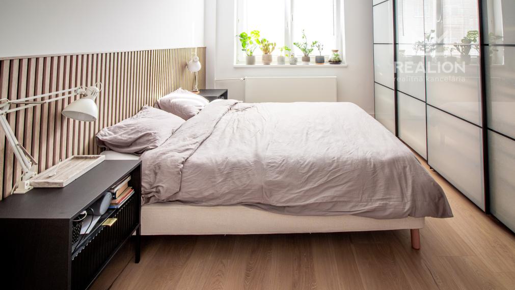 PREDAJ: štýlový mestský 2i byt 65,80 m2 Krížna, Staré mesto