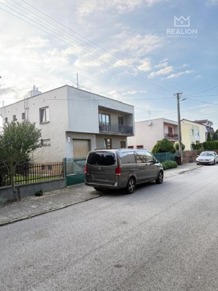 PREDAJ: RD 334 m2 adept na facelift na pozemku 753 m2 na Rastlinnej, Jarovce