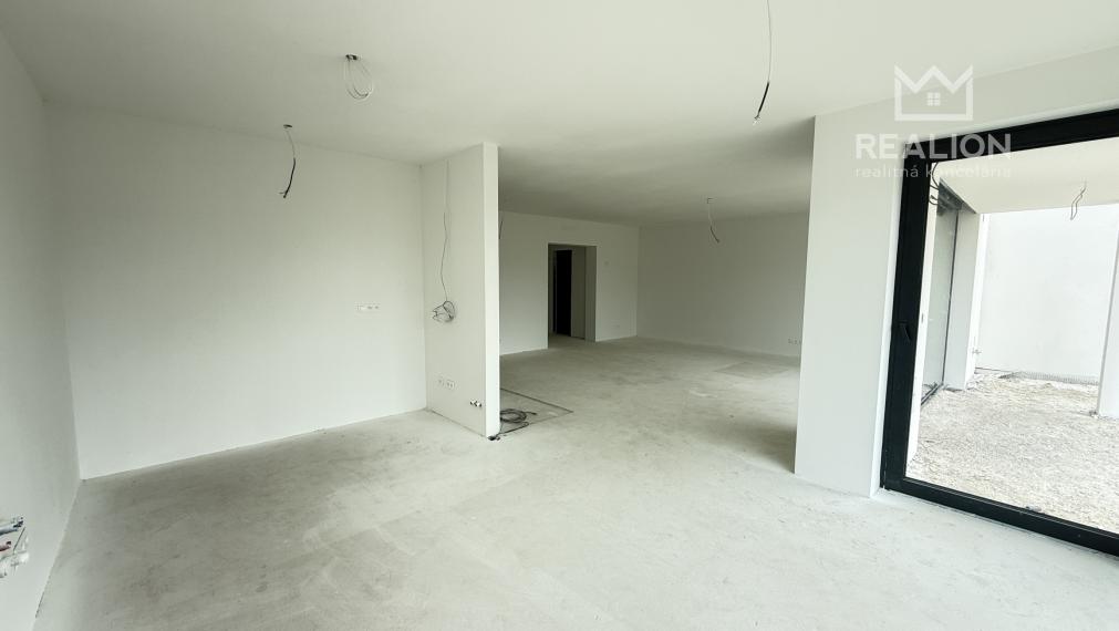 PREDAJ: Výnimočný smart holodom 217 m2 na Kačici, Banská Bystrica