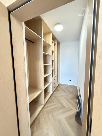 NÁJOM: Nadčasový 5i dom na Jesenskom vŕšku