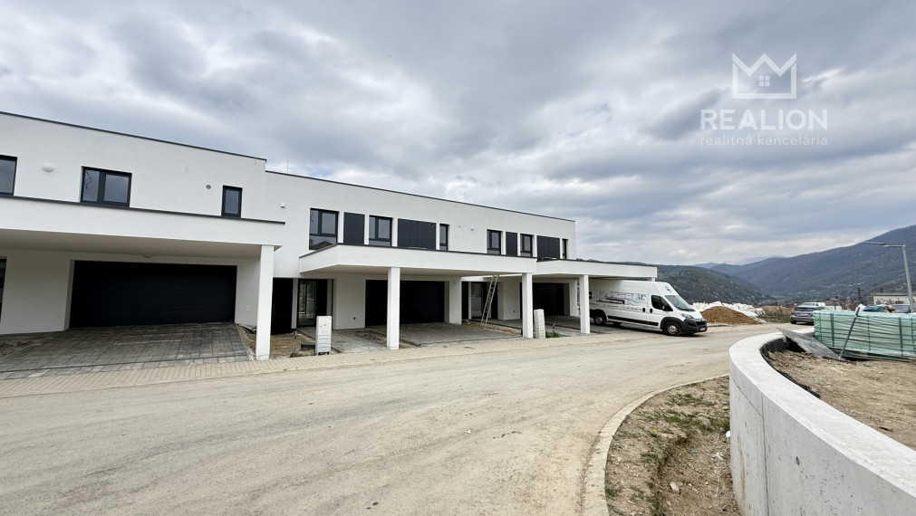 NÁJOM: Nadčasový 5i dom na Jesenskom vŕšku