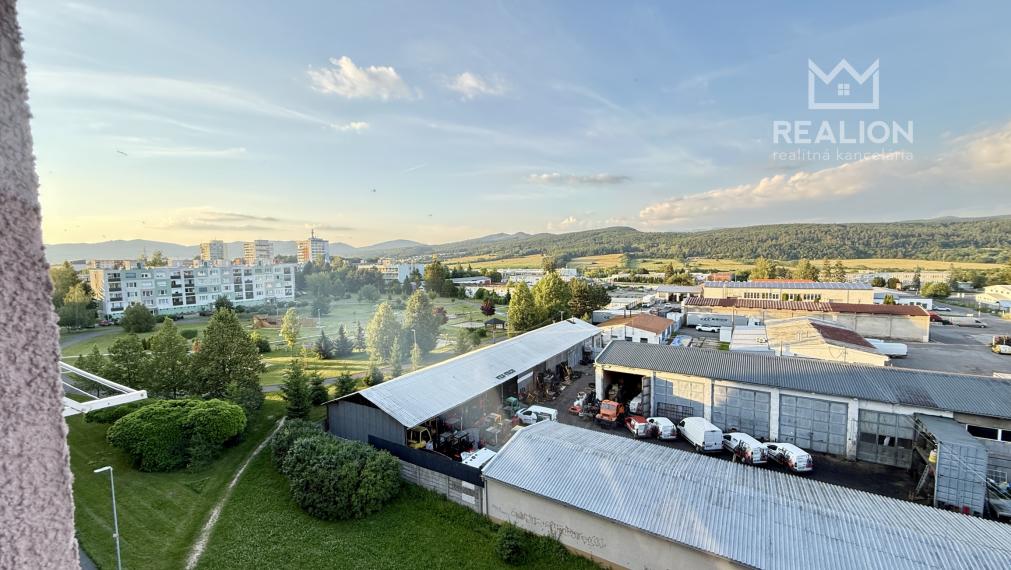 PREDAJ: 3i byt s loggiou, Svitavská, Etapa, Žiar nad Hronom