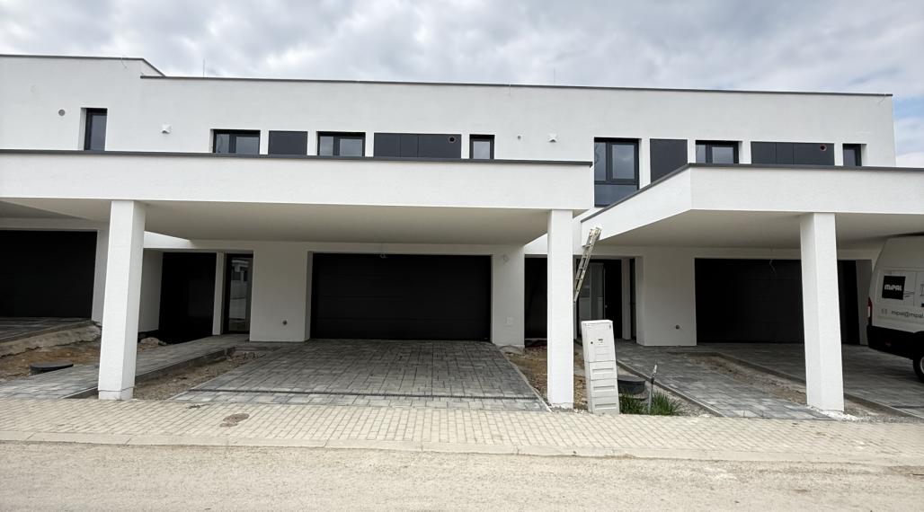 PREDAJ: Výnimočný smart holodom 217 m2 na Kačici, Komenského