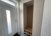 #1 Prenájom: 3-izbový dom s výstupom na zastrešenú terasu s hliníkovou pergolou a záhradným sedením a parkovaním v pokojnej lokalite Miloslavov - fotografia 14