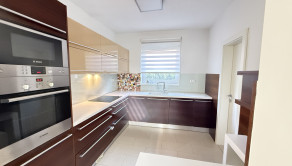 PREDAJ: Nadčasový 5i poschodový RD, Malinovo - fotografia 4