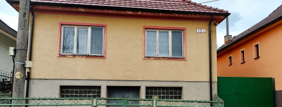 PREDAJ: 3-izbový rodinný dom s veľkým pozemkom, Radošina