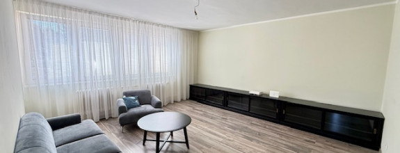 NÁJOM: priestranný zariadený 4i byt 110 m2 s loggiou + garáž vhodný pre rodinu s deťmi,  Martinengova, Staré Mesto