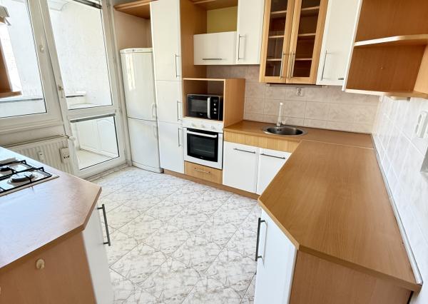 PREDAJ: šikovný 3i byt s loggiou Markova, Petržalka