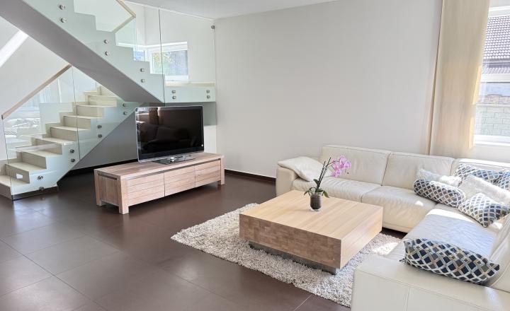 PREDAJ: Nadčasový 5i poschodový RD, Malinovo - fotografia 4