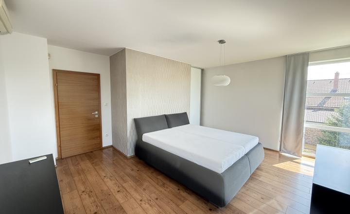 PREDAJ: Nadčasový 5i poschodový RD, Malinovo - fotografia 10