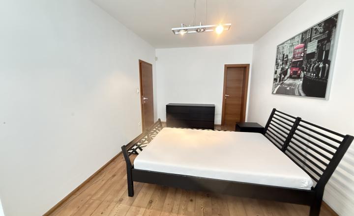 PREDAJ: Nadčasový 5i poschodový RD, Malinovo - fotografia 18