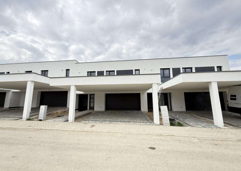 PREDAJ: Smart 5i RD nad Banskou Bystricou, Komenského